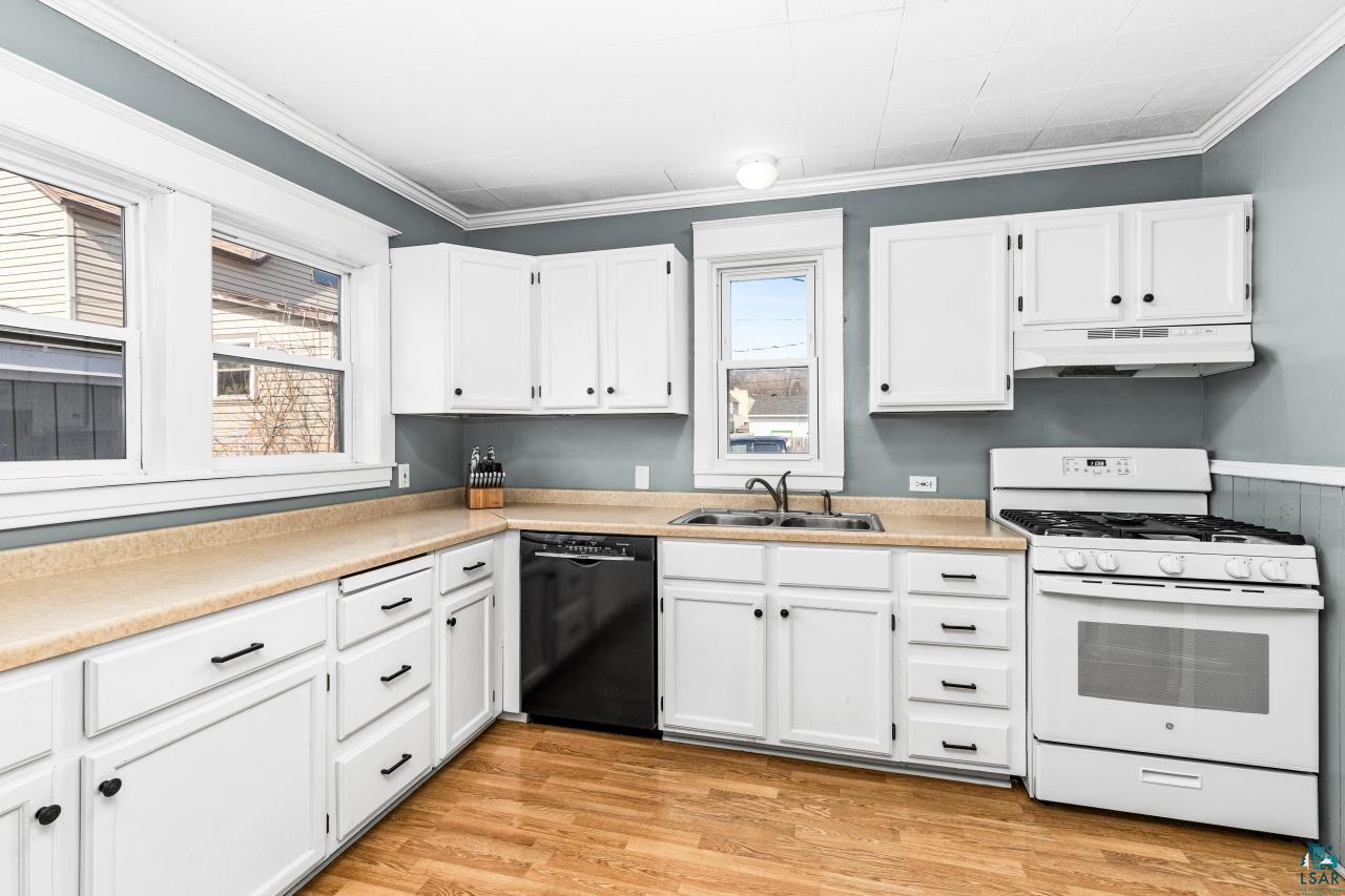 5811 Cody Street Duluth, MN 55807 - Photo 6 of 45