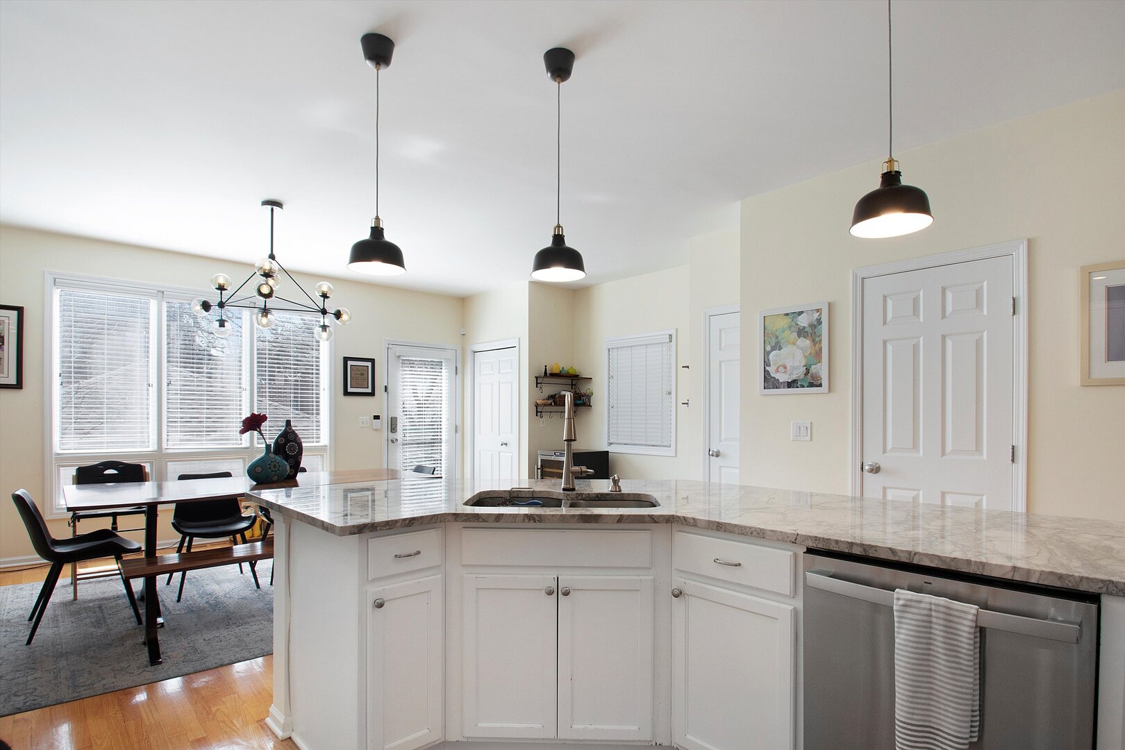 1215 West 33rd Street Chicago, IL 60608 - Photo 5 of 33