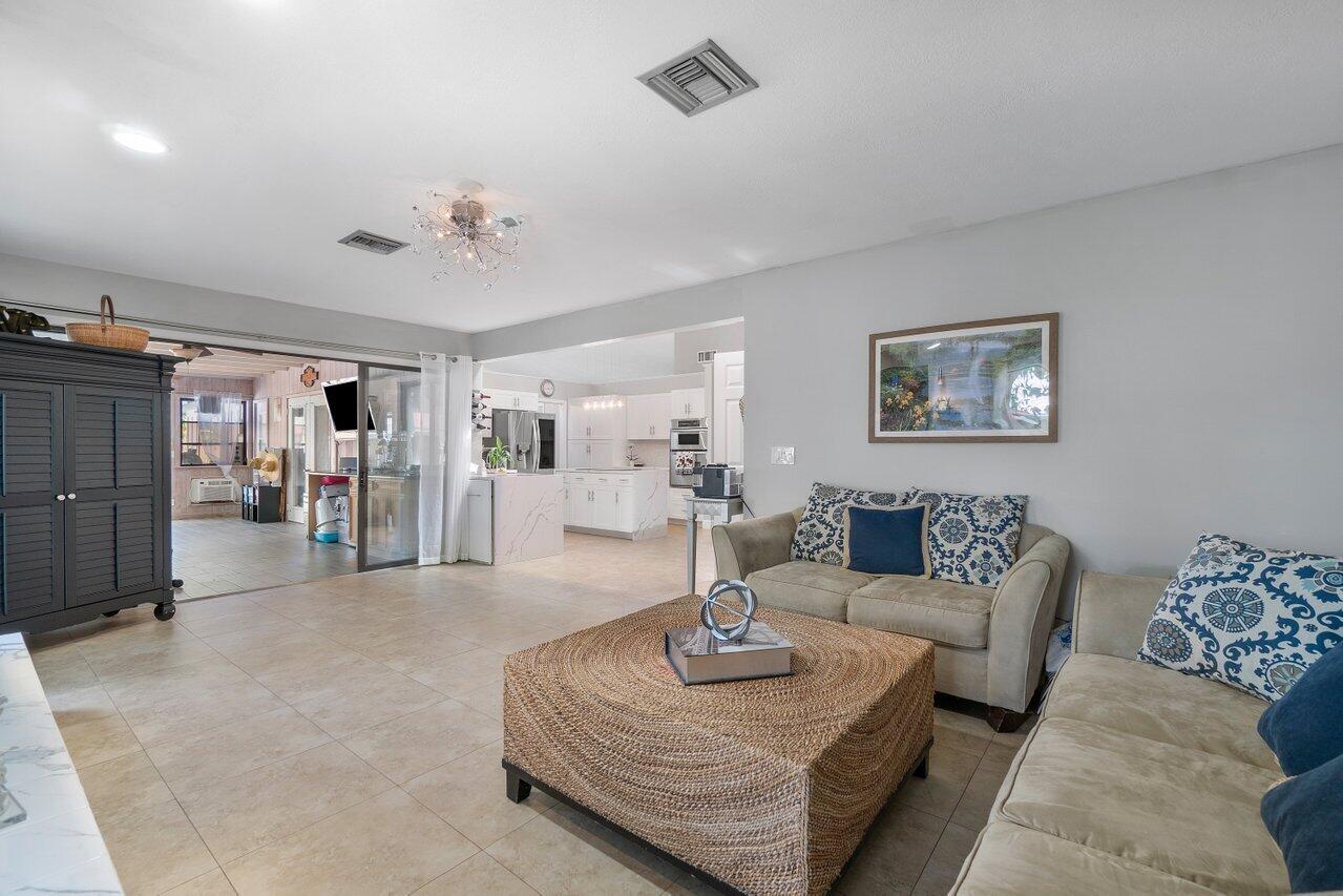 50 Dogwood Ridge Tequesta, FL 33469 - Photo 18 of 45 015-50DogwoodRidge-Jupiter-FL-33469-SMAL