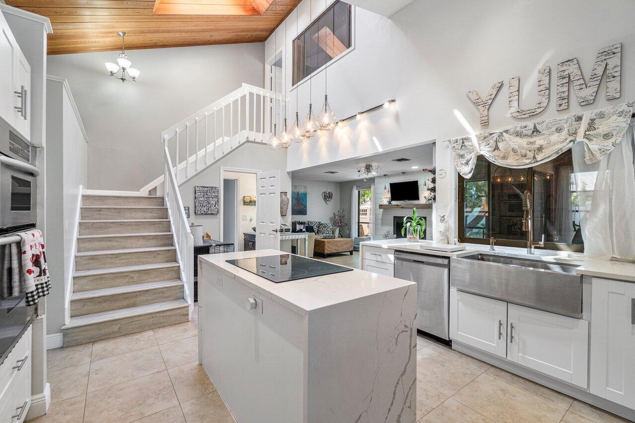 50 Dogwood Ridge Tequesta, FL 33469 - Photo 6 of 45 011-50DogwoodRidge-Jupiter-FL-33469-SMAL