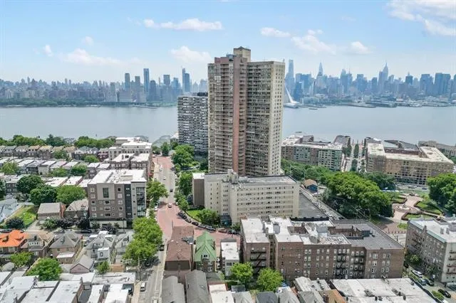 $450,000 | 6040 Boulevard East, Unit MEZZF, West New York, NJ 07093
