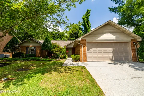 $399,900 | 154 Manchester Drive, Maryville, TN 37803