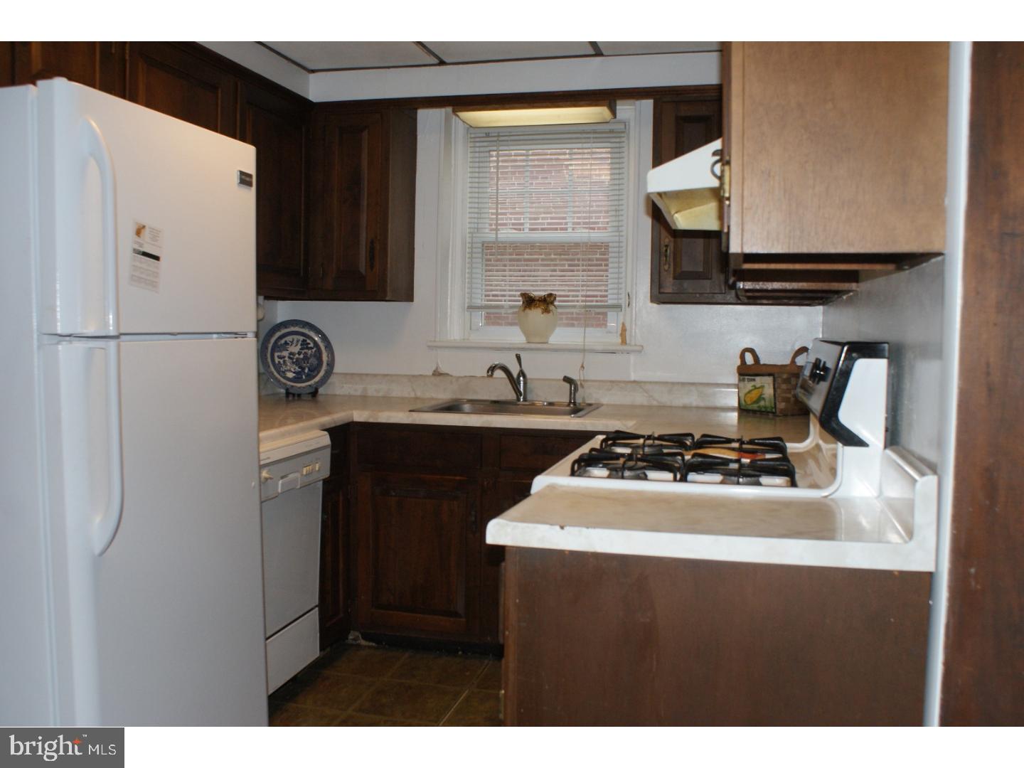 242 Crosshill Road Wynnewood, PA 19096 - Photo 6 of 16