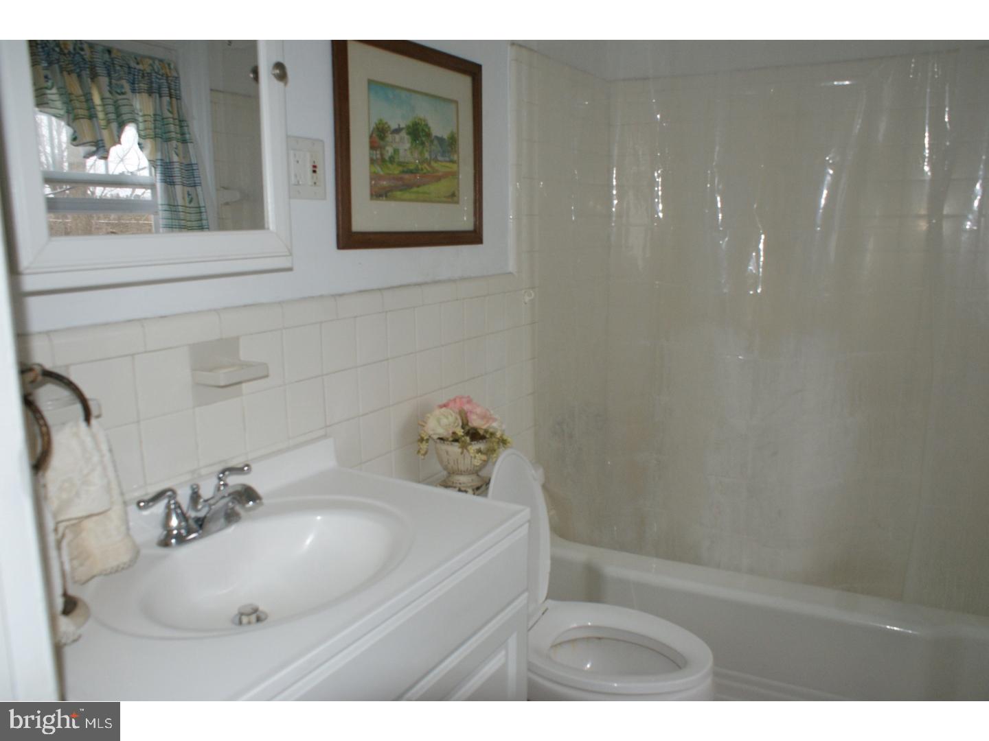 242 Crosshill Road Wynnewood, PA 19096 - Photo 8 of 16