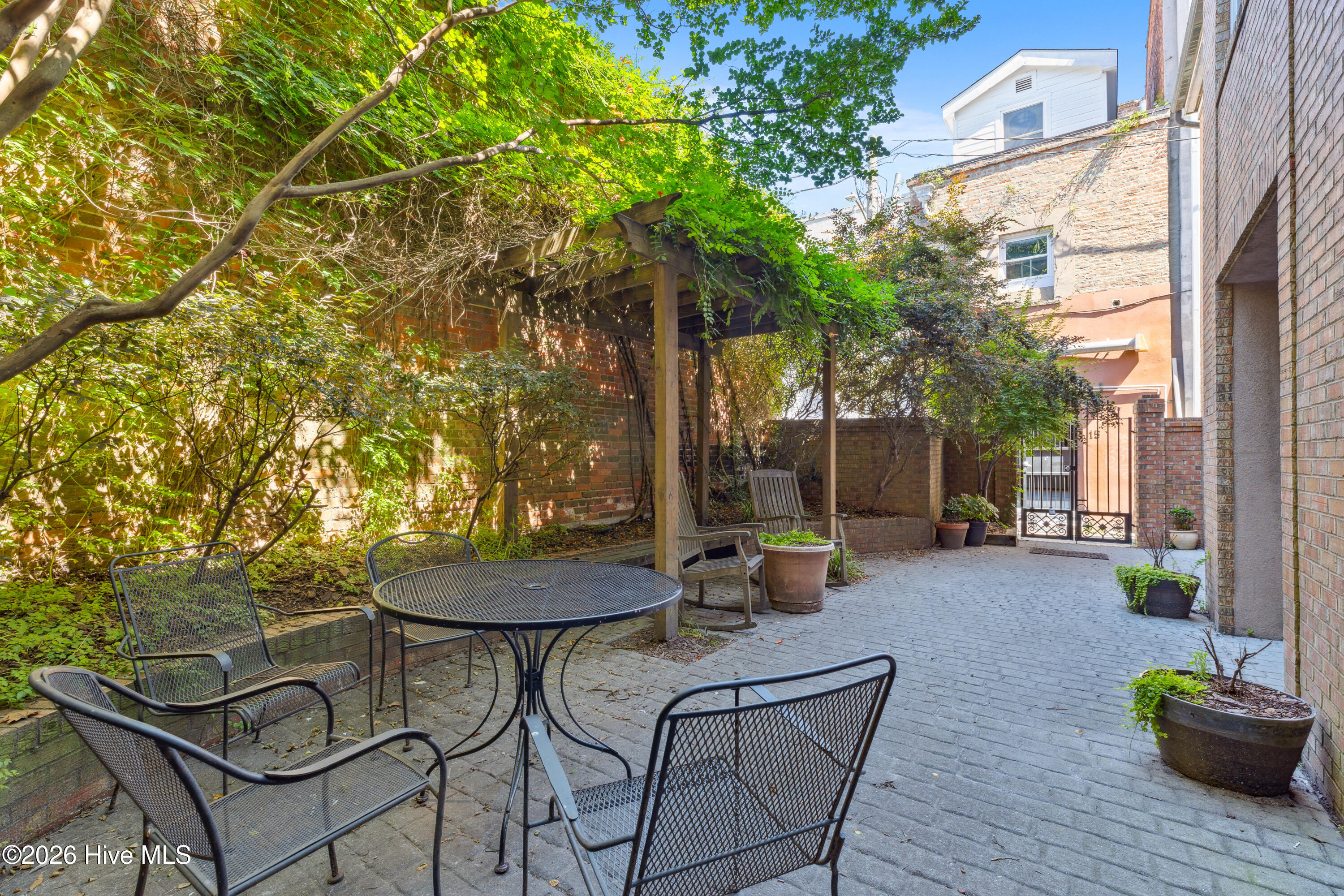 20 South Front Street, Unit R3 Wilmington, NC 28401 - Photo 24 of 26 25 shared common area