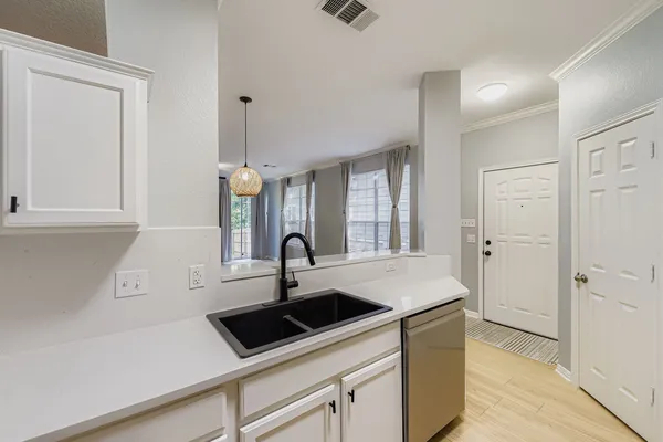 $2,299 | 8518 Cahill Drive, Unit 20, Austin, TX 78729