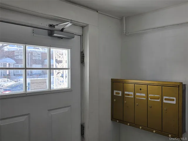 $2,200 | 135 Fullerton Avenue, Unit 3, Newburgh, NY 12550