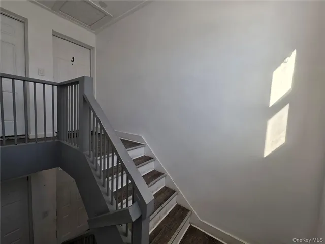 $2,200 | 135 Fullerton Avenue, Unit 3, Newburgh, NY 12550