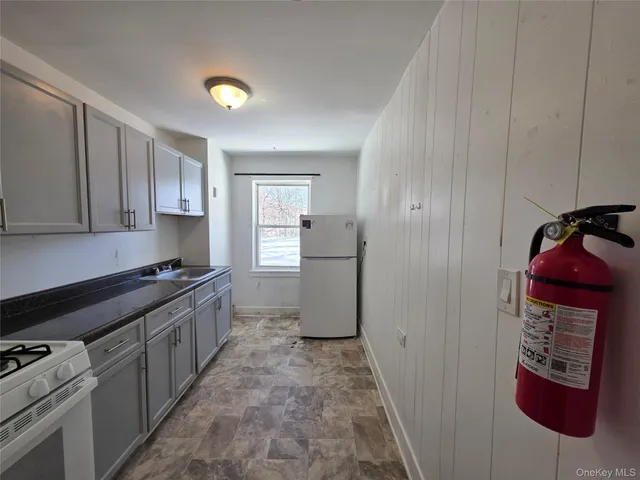 $2,200 | 135 Fullerton Avenue, Unit 3, Newburgh, NY 12550