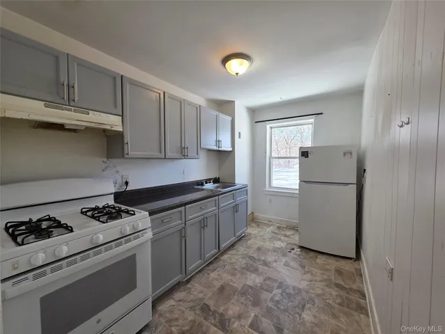 $2,200 | 135 Fullerton Avenue, Unit 3, Newburgh, NY 12550