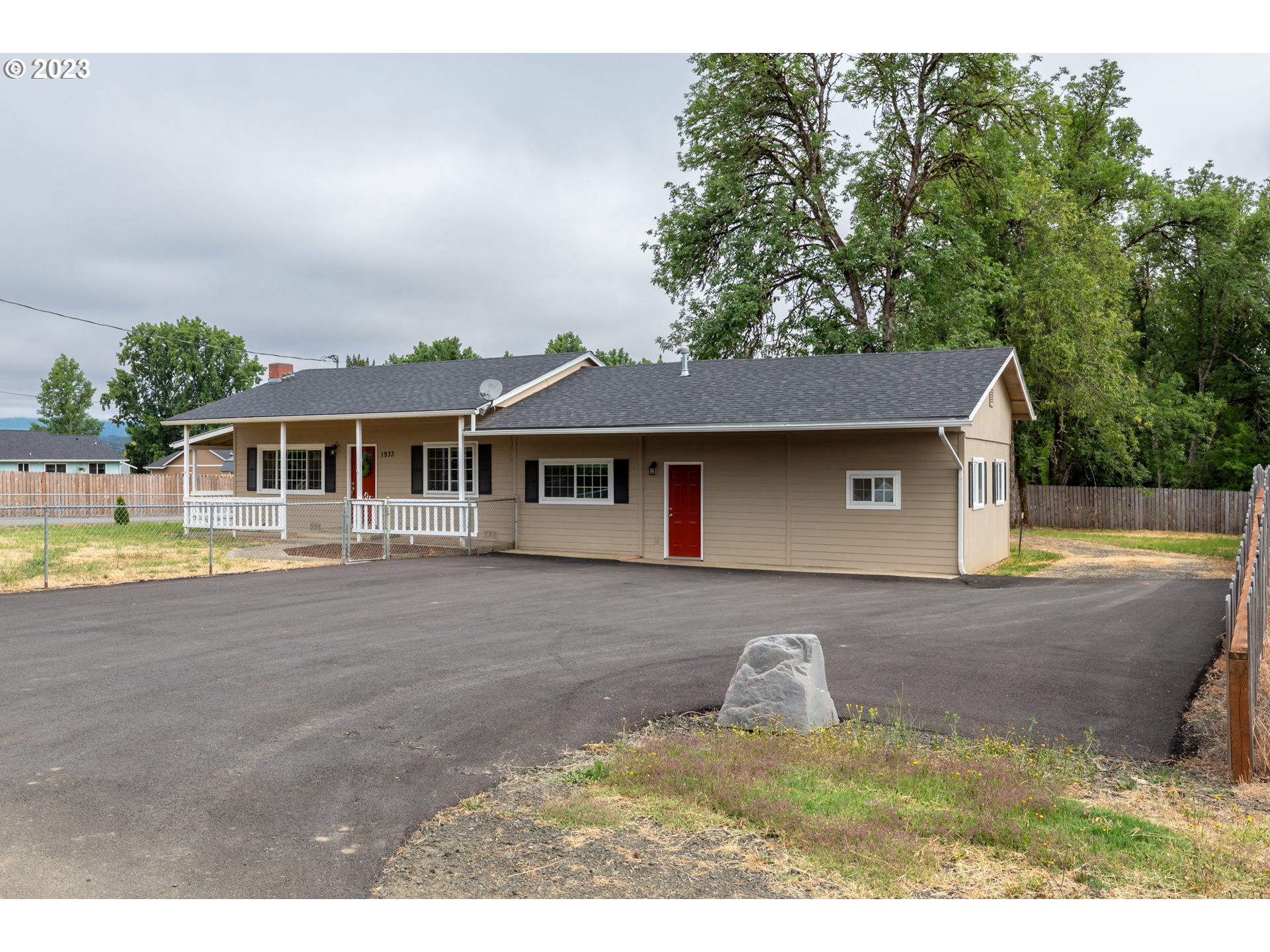 1933 Southwest Duke Road Sutherlin, OR 97479 - Photo 2 of 43 Gallery Image 2
