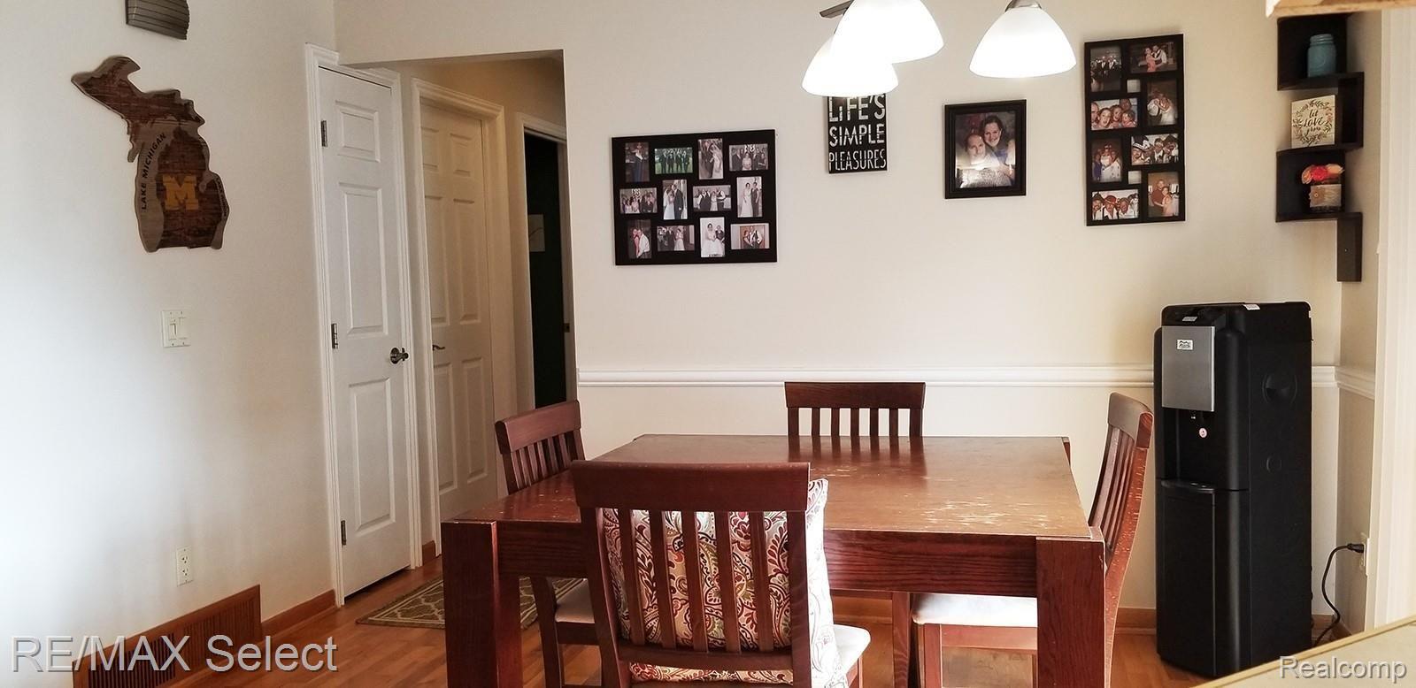 4461 Stoney Ridge Road Flint, MI 48507 - Photo 10 of 68 dining 1.jpg