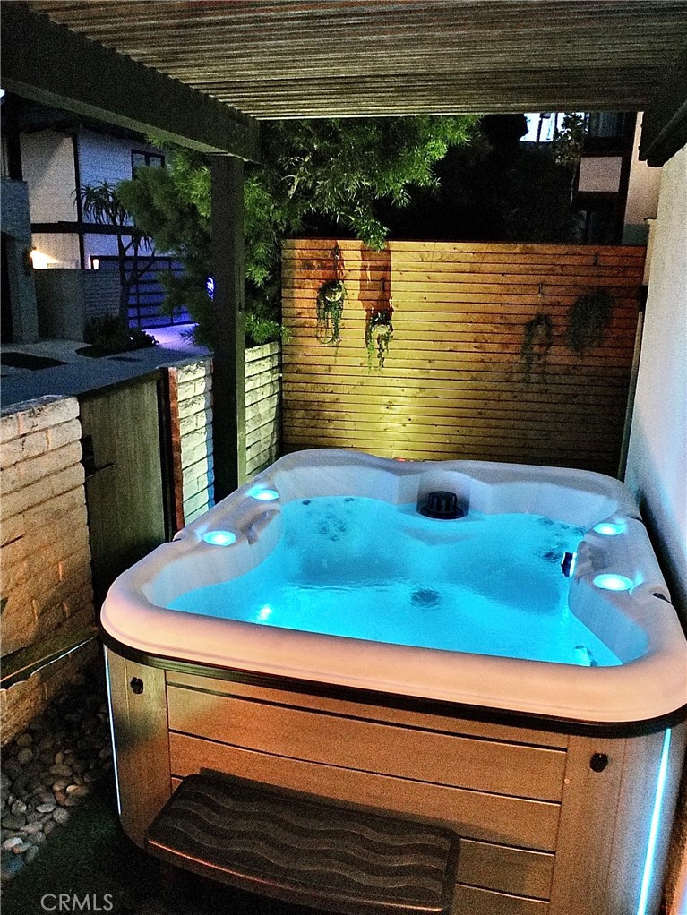 35 Geneva Walk Long Beach, CA 90803 - Photo 23 of 52 a bathroom with a sink and a mirror