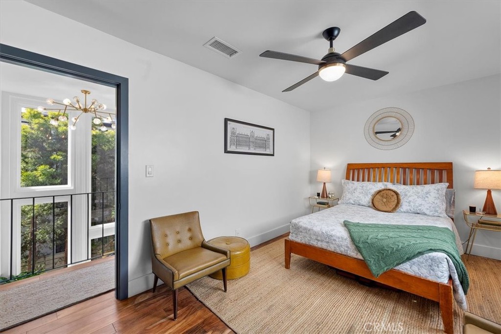 35 Geneva Walk Long Beach, CA 90803 - Photo 31 of 52 a bedroom with a bed and a window