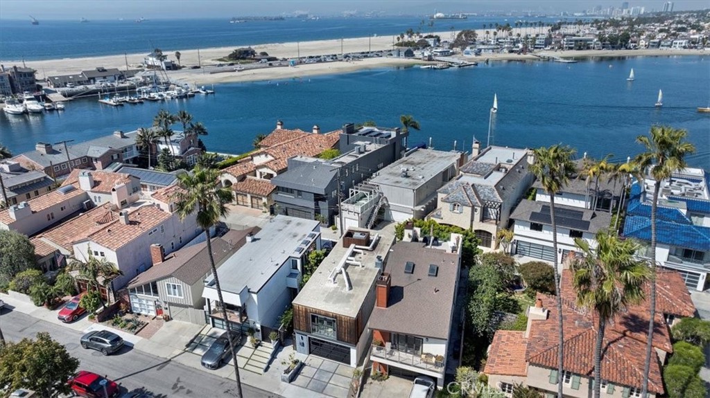35 Geneva Walk Long Beach, CA 90803 - Photo 46 of 52 an aerial view of a building with outdoor seating