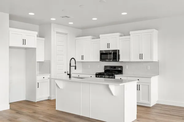 $466,000 | 11 Strawberry Avenue, Hurricane, UT 84737