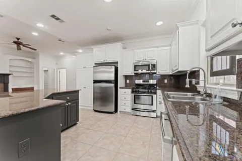 $314,700 | 17168 Grove Drive, Prairieville, LA 70769