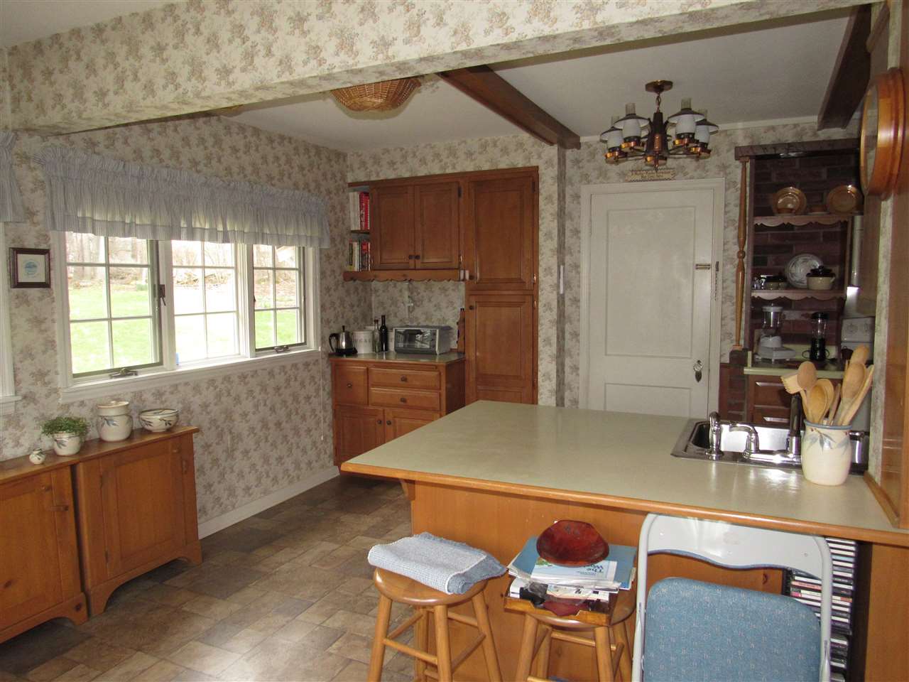 39 Lafayette Street Rutland, VT 05701 - Photo 7 of 34