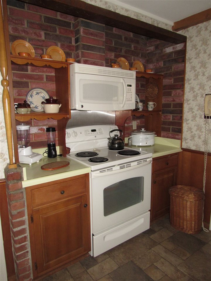 39 Lafayette Street Rutland, VT 05701 - Photo 10 of 34