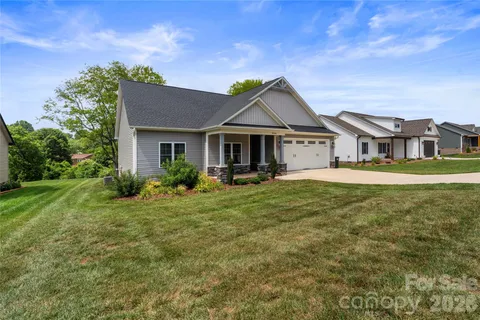 $429,900 | 4944 Southview Drive, Hickory, NC 28602