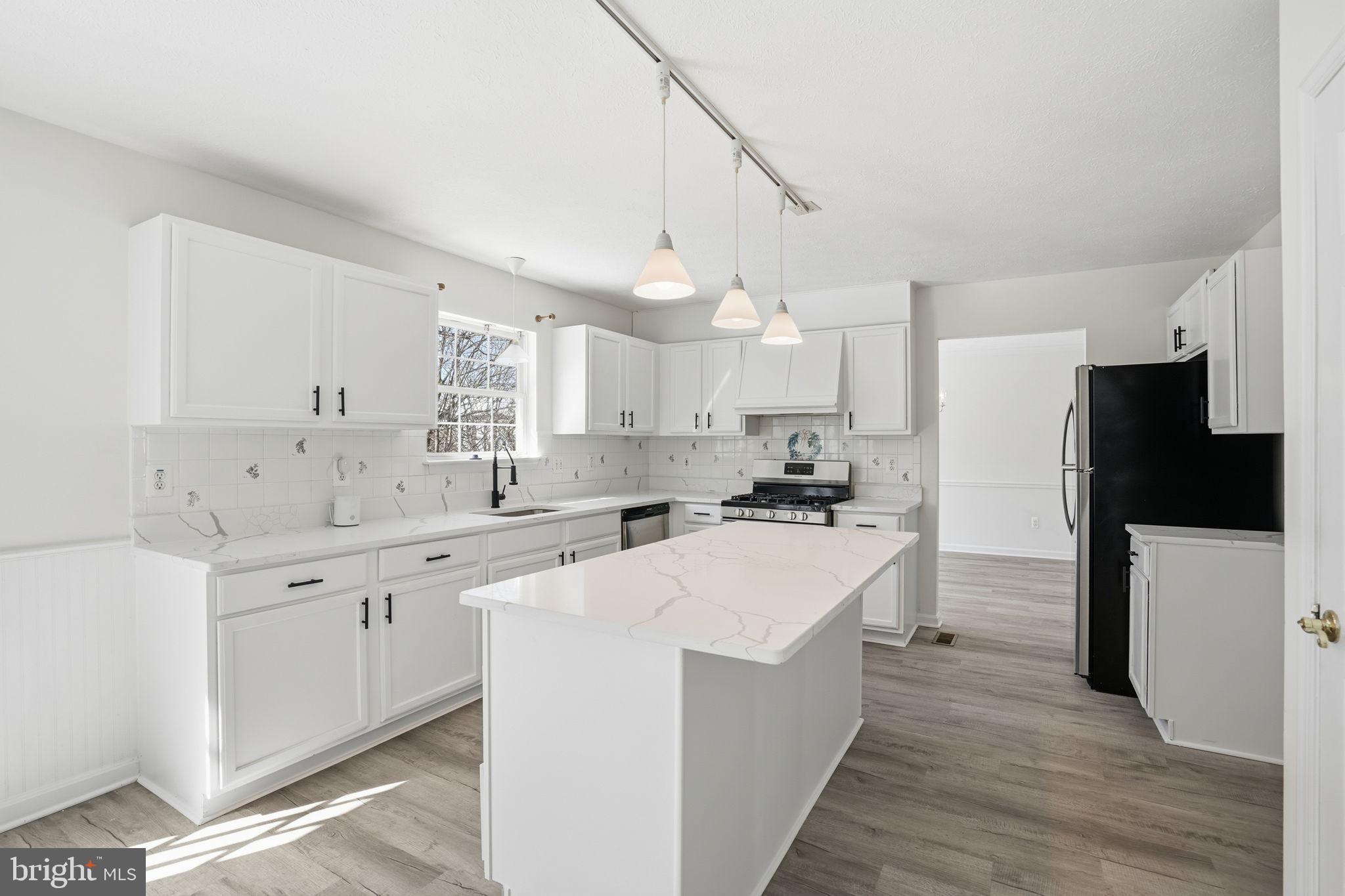 6 Reef Court Baltimore, MD 21219 - Photo 11 of 36