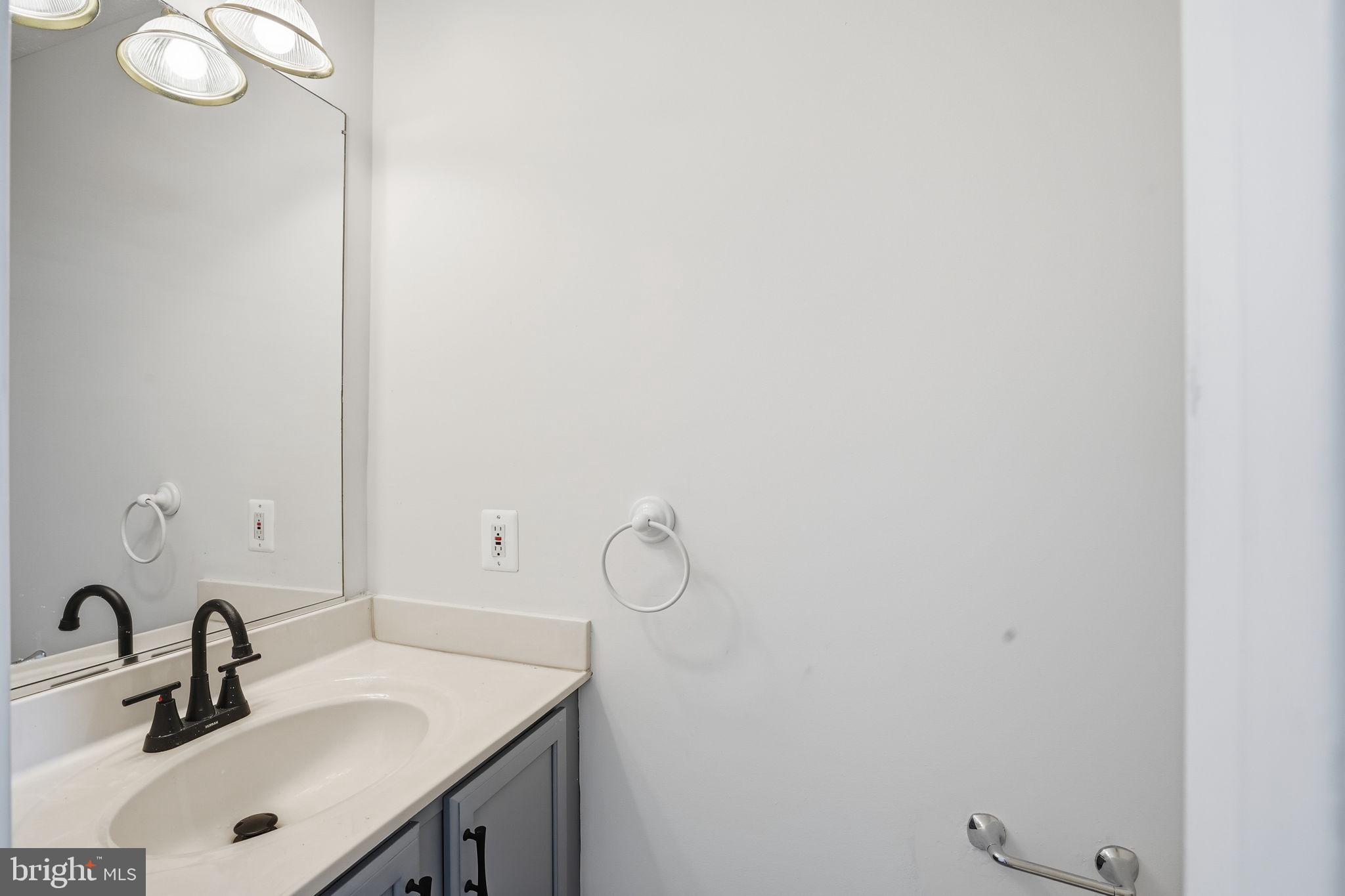 6 Reef Court Baltimore, MD 21219 - Photo 7 of 36