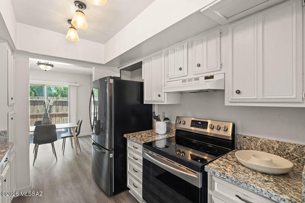 2525 East Prince Road, Unit 27 Tucson, AZ 85716 - Photo 10 of 22 kitchen 1