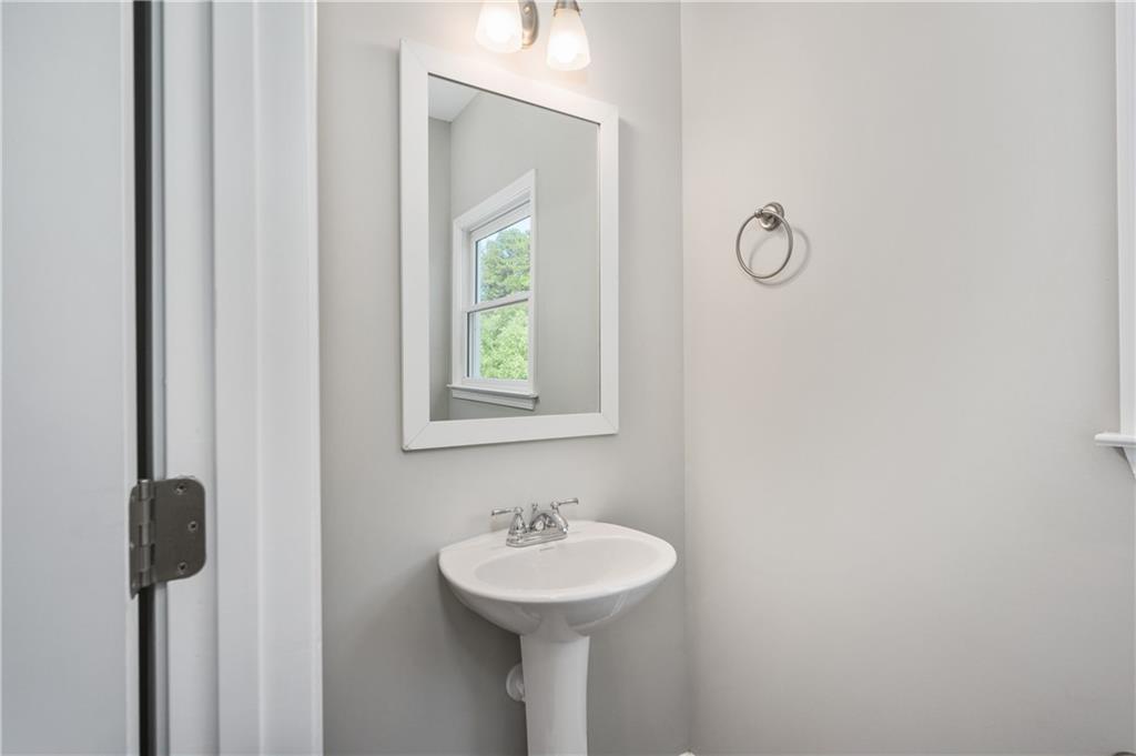 2826 Laurel Ridge Circle East Point, GA 30344 - Photo 13 of 25