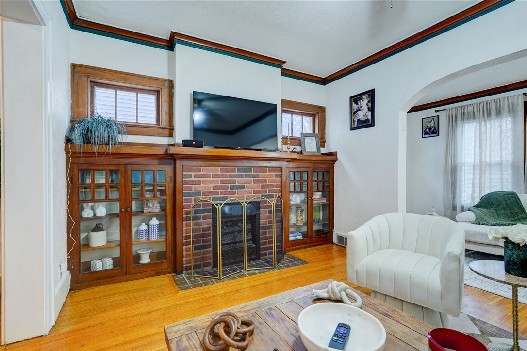 25 Lockwood Street Rochester, NY 14609 - Photo 20 of 43 Lower unit living room