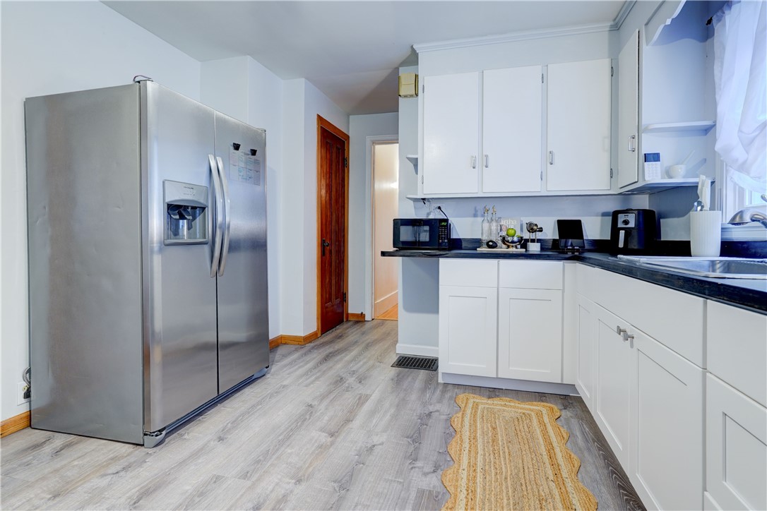 25 Lockwood Street Rochester, NY 14609 - Photo 3 of 43 Lower unit back porch/mudroom