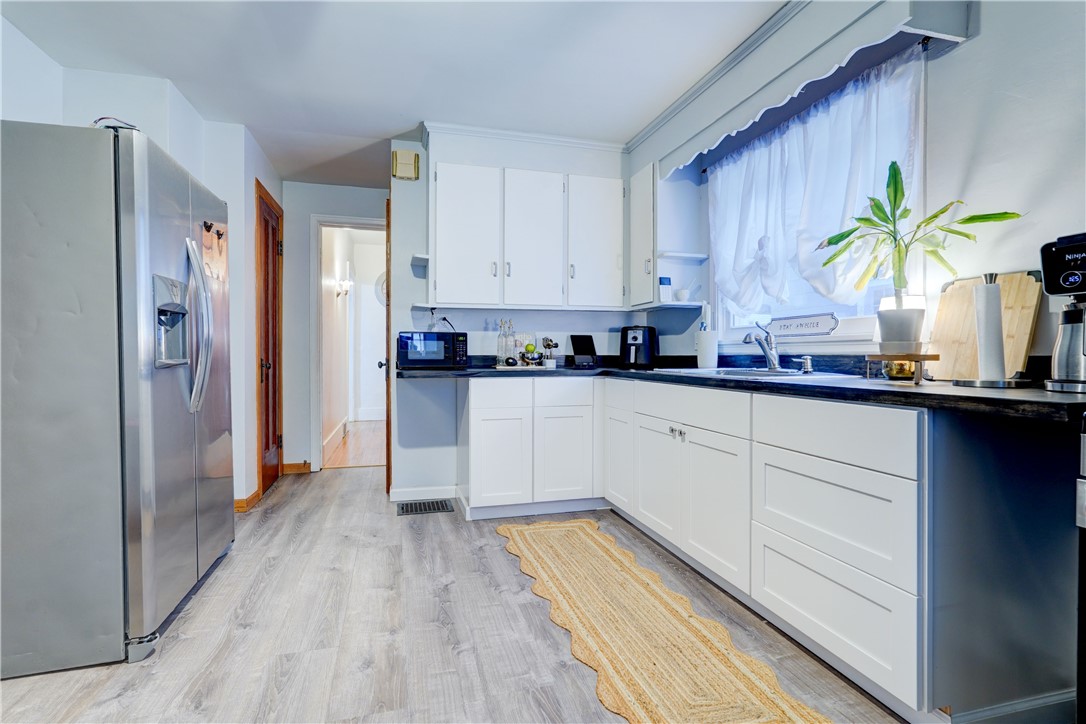 25 Lockwood Street Rochester, NY 14609 - Photo 4 of 43 Lower unit kitchen
