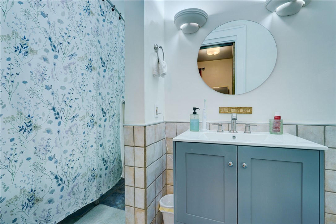 25 Lockwood Street Rochester, NY 14609 - Photo 8 of 43 Lower unit full bath