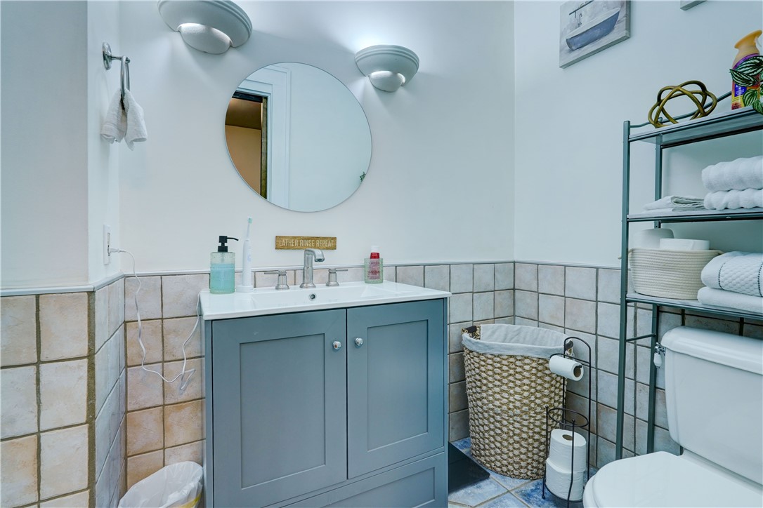 25 Lockwood Street Rochester, NY 14609 - Photo 9 of 43 Lower unit full bath