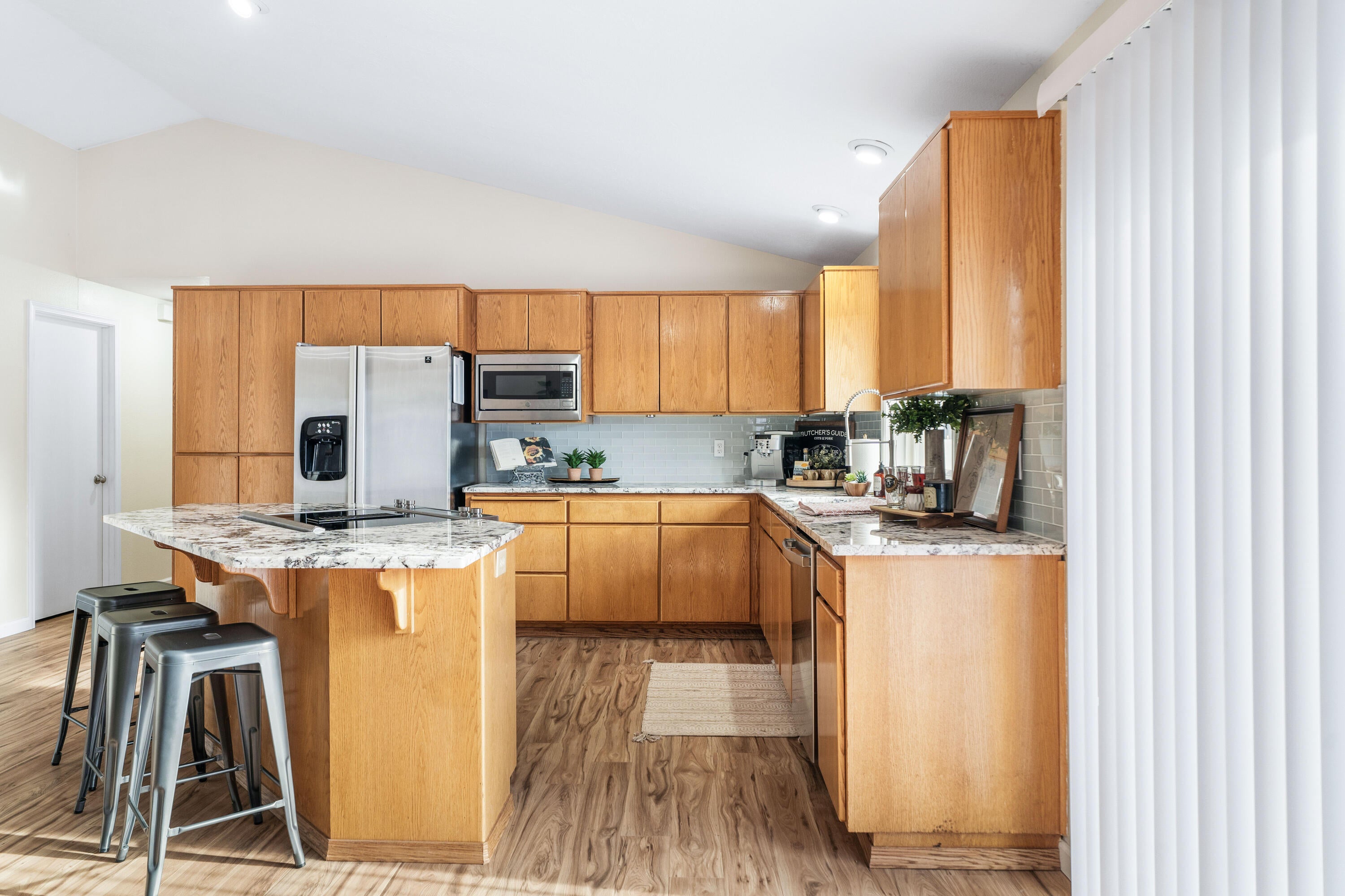 2217 Northeast Wells Acres Road Bend, OR 97701 - Photo 8 of 18 08-Reshoot