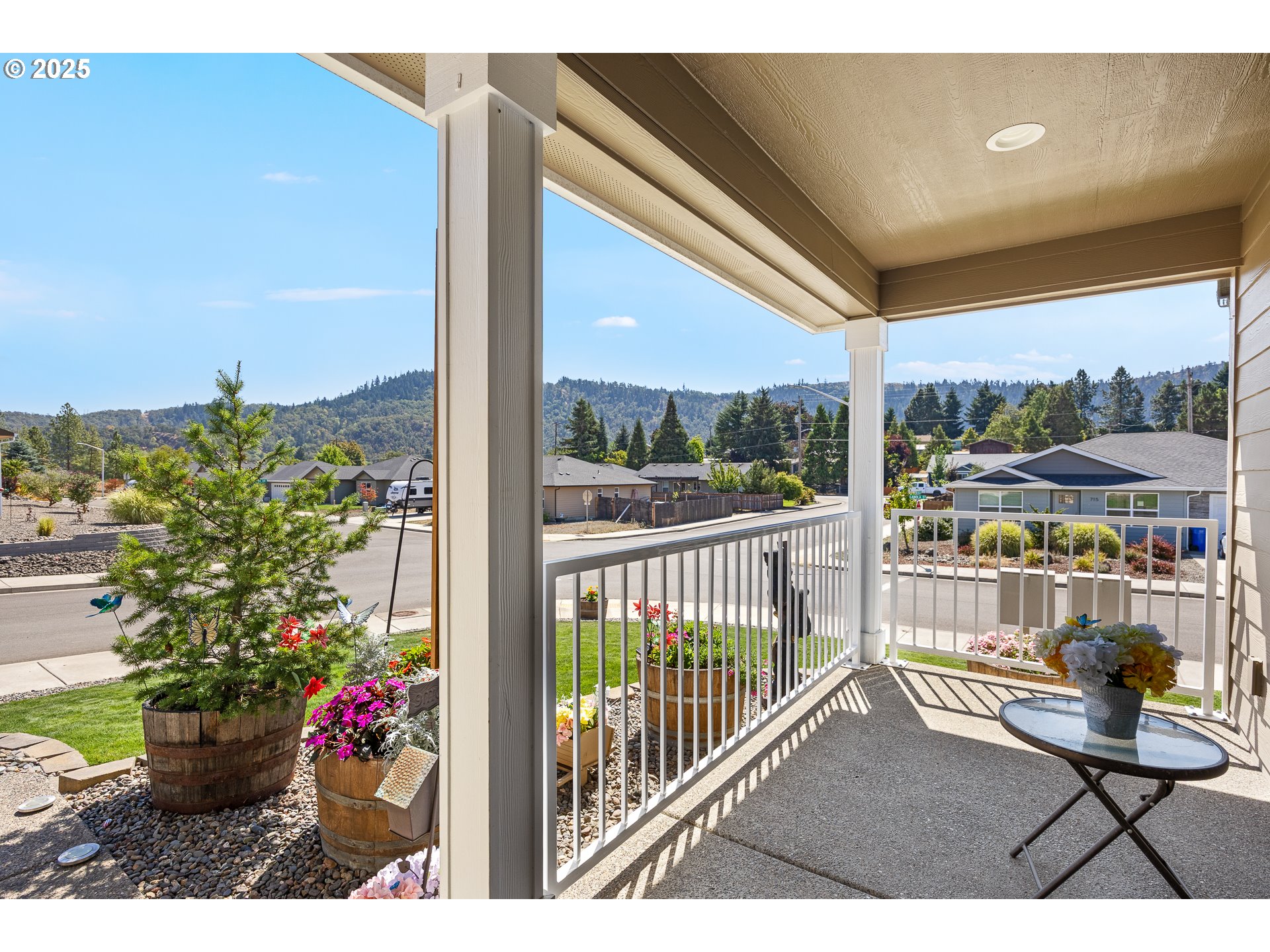 631 Southeast Rose Ridge Drive Winston, OR 97496 - Photo 3 of 27 Gallery Image 3
