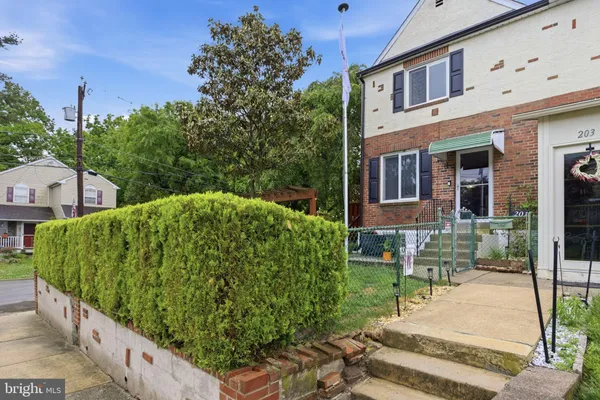$325,000 | 201 Willowbrook Avenue, Folsom, PA 19033