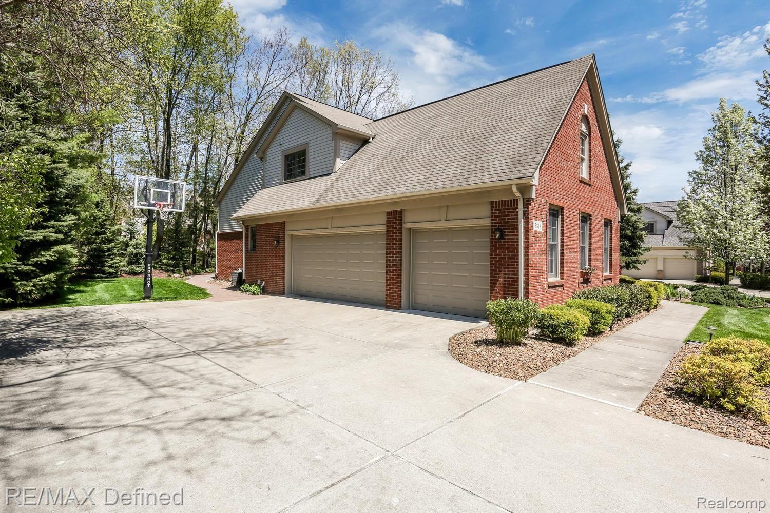 3818 Red Root Road Lake Orion, MI 48360 - Photo 3 of 41 Oversized 3 Car Garage
