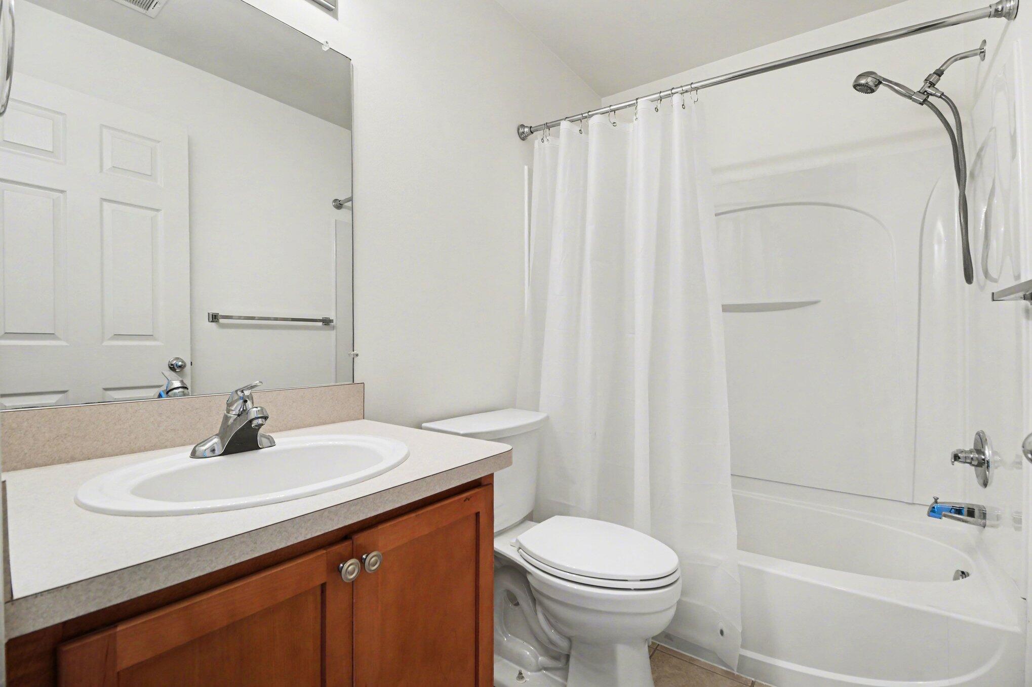 242 North Wixom Road Wixom, MI 48393 - Photo 18 of 27 023_file_1768