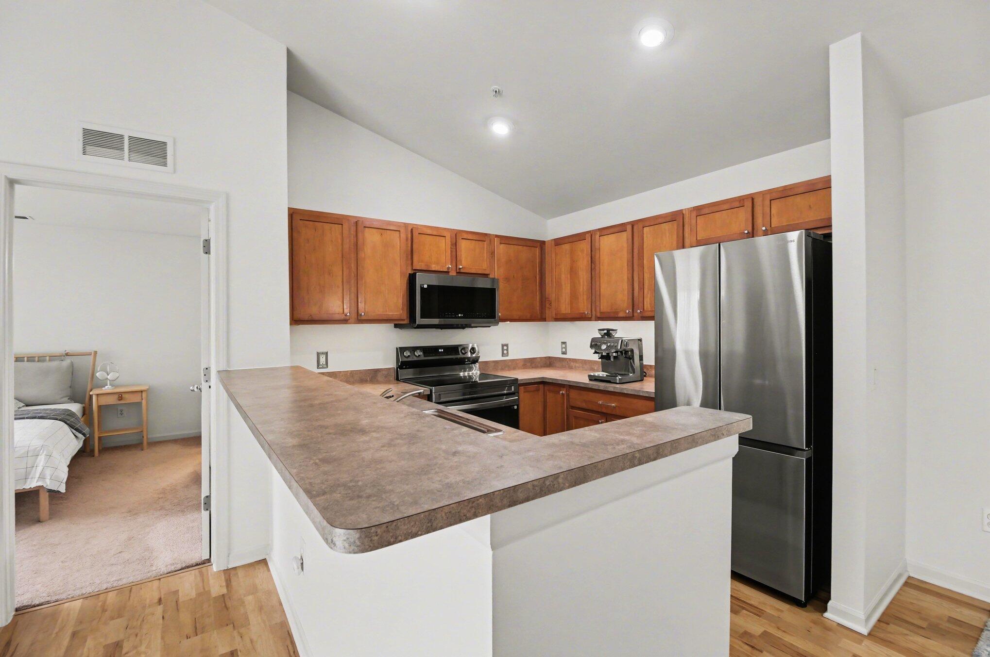242 North Wixom Road Wixom, MI 48393 - Photo 10 of 27 013_file_2154