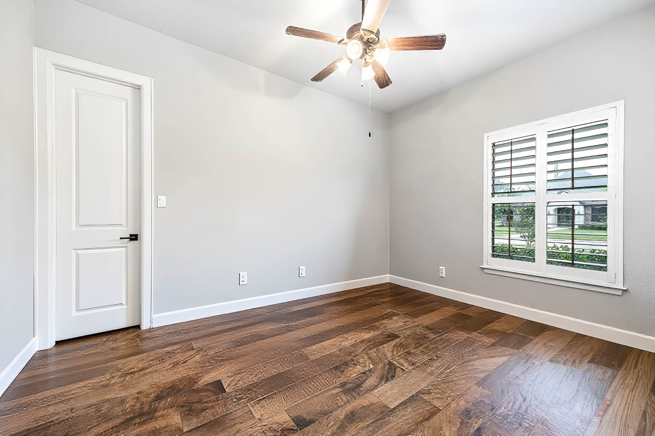 720 Rustic Oaks Drive Angleton, TX 77515 - Photo 23 of 35 Bedroom 4