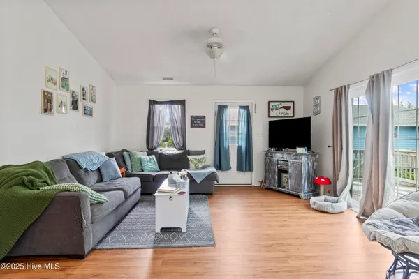 $999,000 | 120 Shore Rush Drive, Emerald Isle, NC 28594