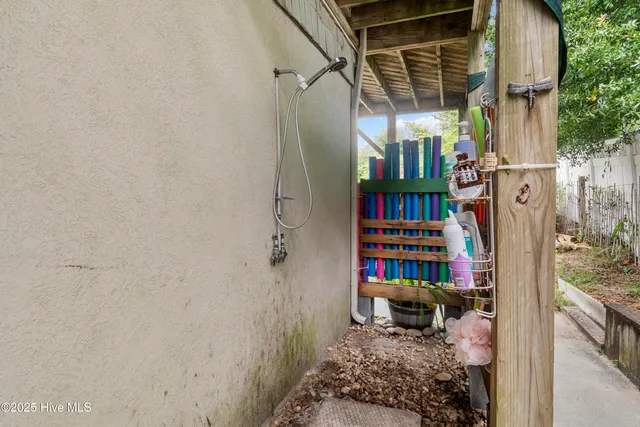 $1,150,000 | 120 Shore Rush Drive, Emerald Isle, NC 28594