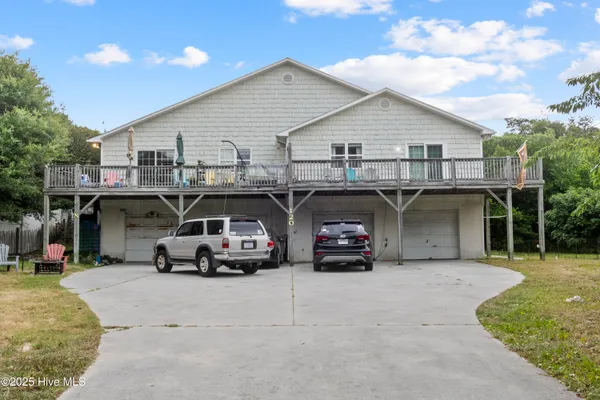 $999,000 | 120 Shore Rush Drive, Emerald Isle, NC 28594