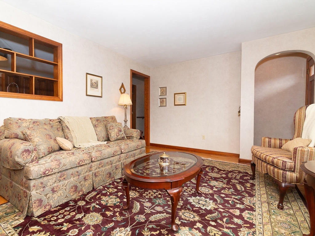 58 Cedar Hill Road Ashland, MA 01721 - Photo 5 of 42