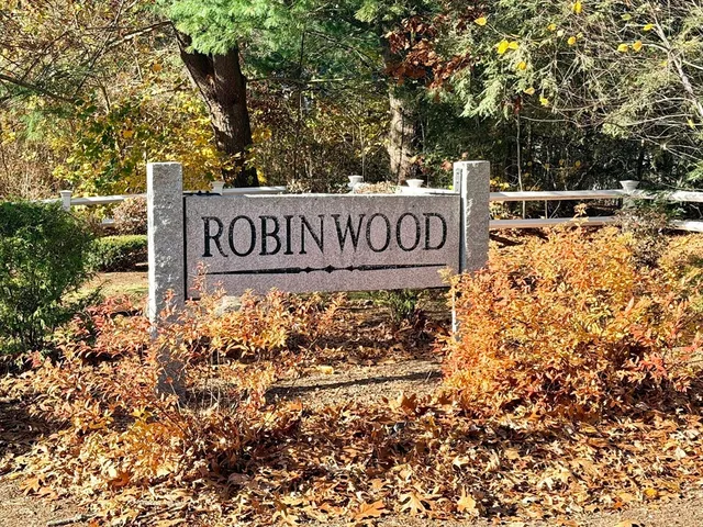 $369,900 | 810 Brookline Way, Unit 810, Rockland, MA 02370