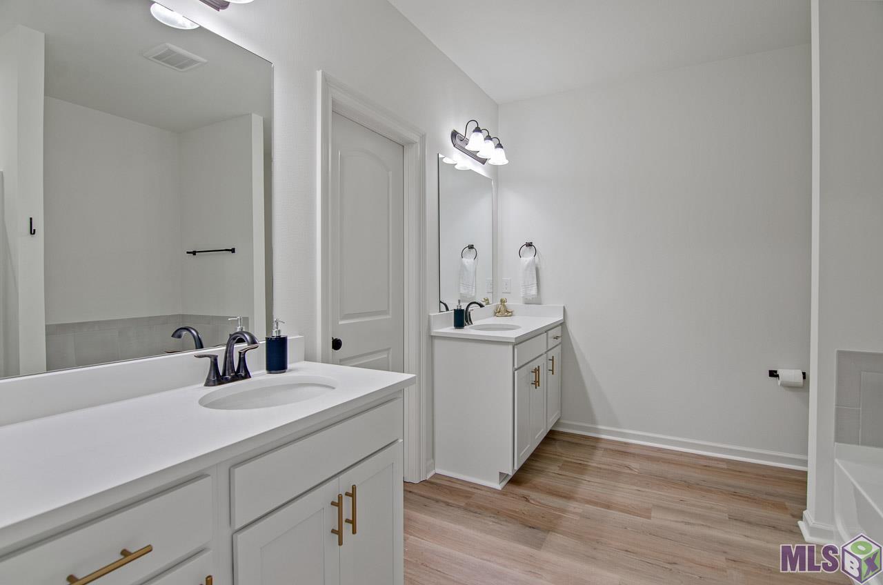 5618 Cottage Lake Drive Baton Rouge, LA 70820 - Photo 9 of 17