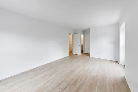 $299,000 | 958 Inverrary Lane, Unit 958, Deerfield, IL 60015