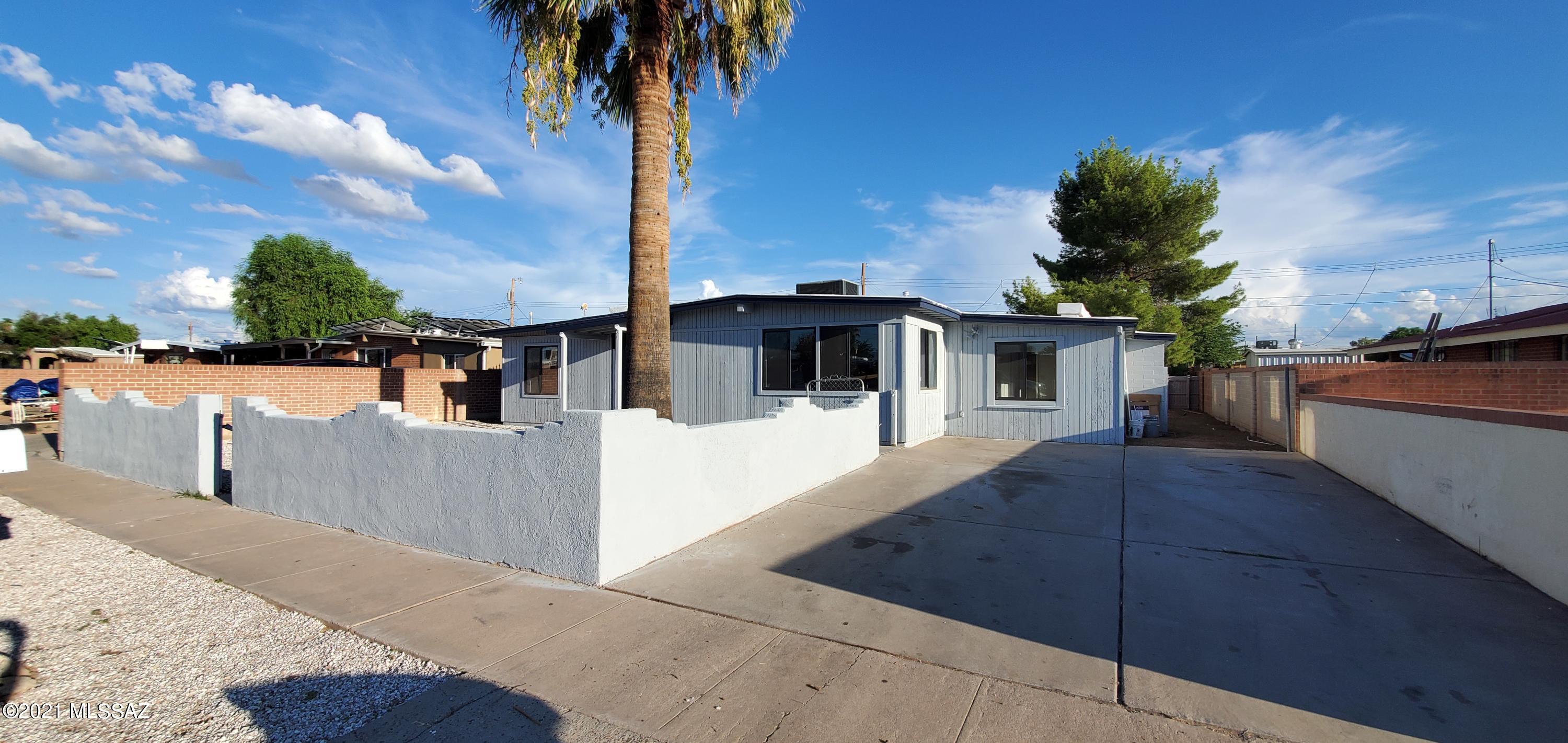 102 East Elvado Road Tucson, AZ 85756 - Photo 2 of 37 Gallery Image 2