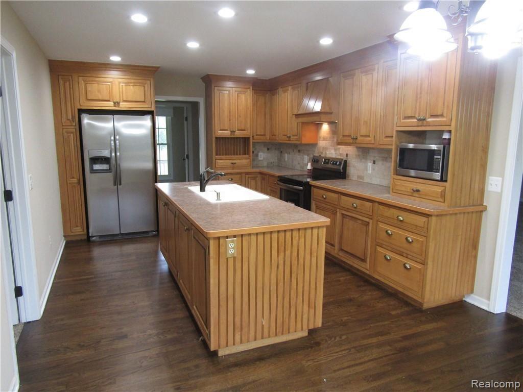 470 High Ridge Lane Leonard, MI 48367 - Photo 13 of 41 IMG_2957.JPG