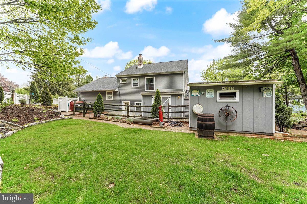 41 Dechert Road Conshohocken, PA 19428 - Photo 37 of 39 Rear Exterior with Dog Run